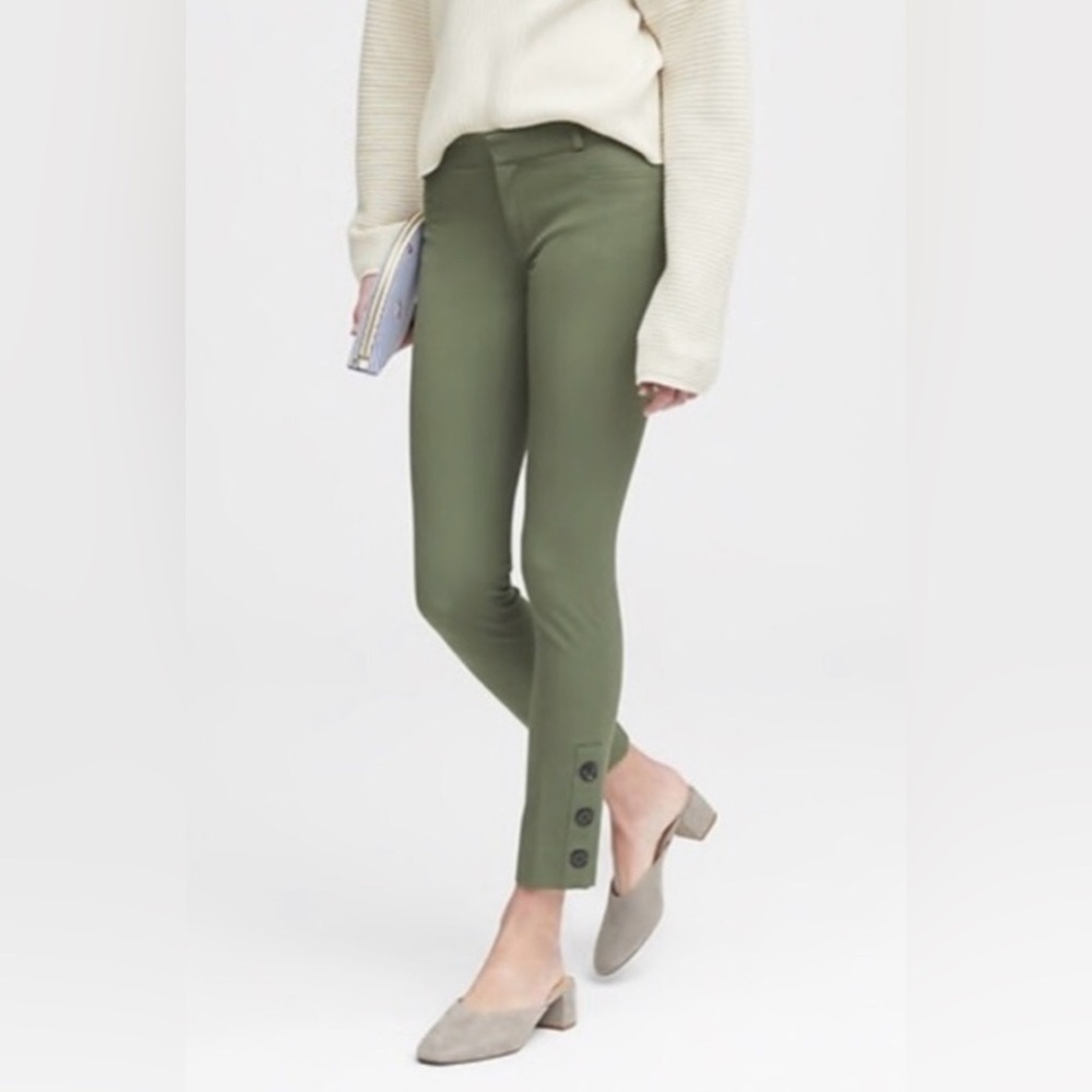 BANANA REPUBLIC Sloan olive color mid rise bi-stretch button ankles NEW size 4